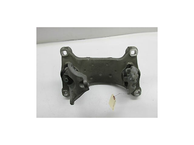 2004-2006 AUDI A8 L QUATTRO D3 OEM REAR TRANSMISSION SUPPORT BRACKET MOUNTS