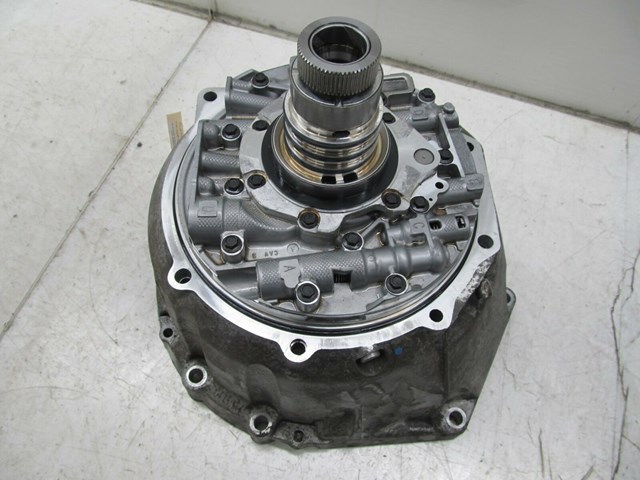 2009-2013 BMW 328i E93 E92 LCI OEM TRANSMISSION BELL HOUSING 