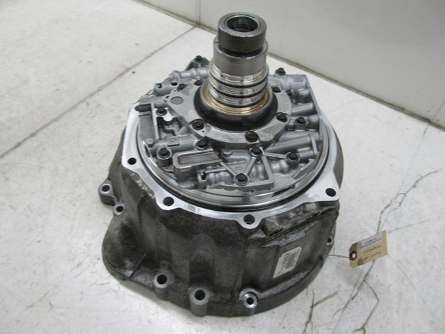 2009-2013 BMW 328i E93 E92 LCI OEM TRANSMISSION BELL HOUSING 