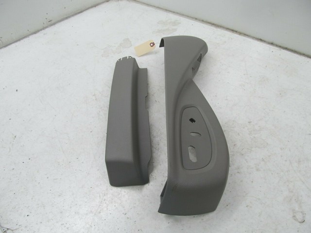 2013-2017 CADILLAC XTS OEM RIGHT FRONT PASSENGER SEAT COVER TRIM 