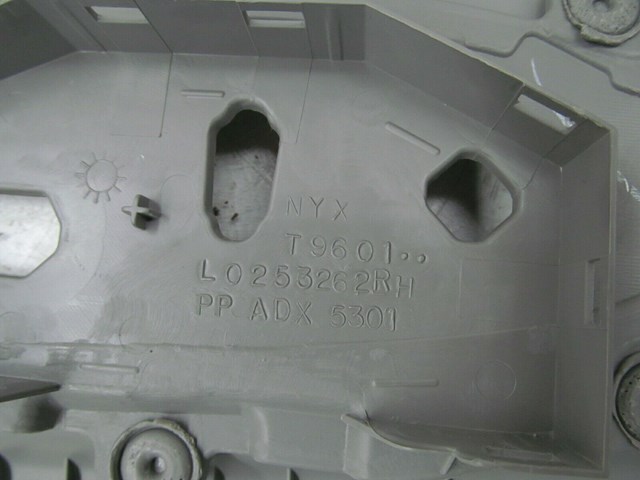 2013-2017 CADILLAC XTS OEM RIGHT FRONT PASSENGER SEAT COVER TRIM 