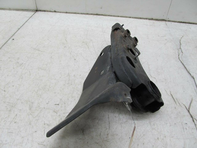 2009-2012 INFINITI FX35 OEM LEFT REAR SUBFRAME CONNECTOR SUPPORT BRACKET 
