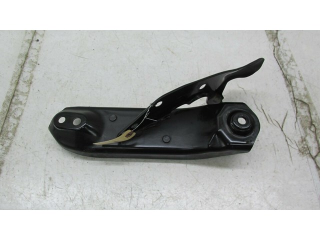 2015-2019 NISSAN MURANO OEM LEFT REAR SUBFRAME BRACKET    