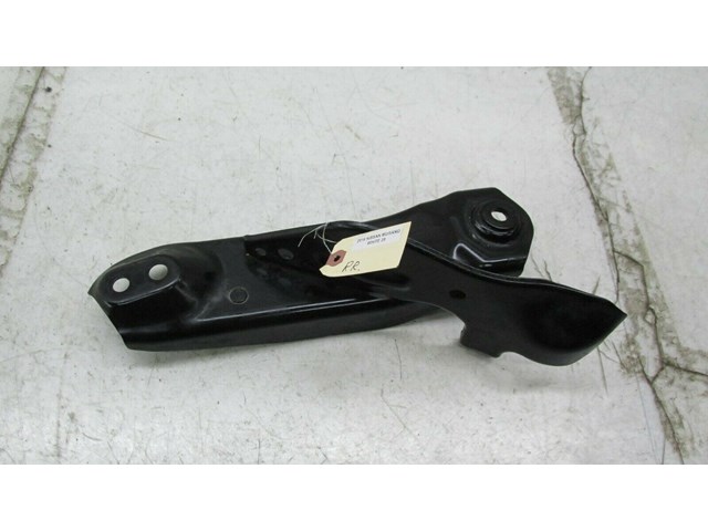 2015-2019 NISSAN MURANO OEM RIGHT REAR SUBFRAME BRACKET    