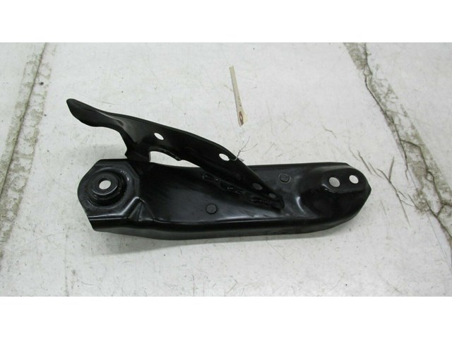 2015-2019 NISSAN MURANO OEM RIGHT REAR SUBFRAME BRACKET    