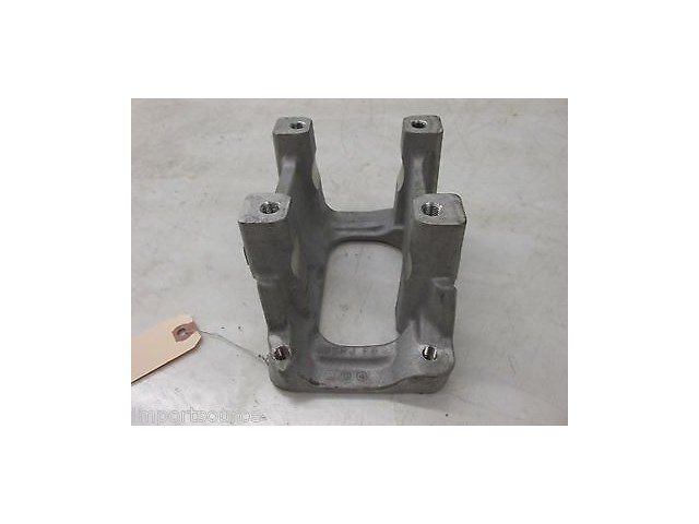 2011-2013 HONDA ODYSSEY OEM REAR SUBFRAME MOUNT BRACKET 