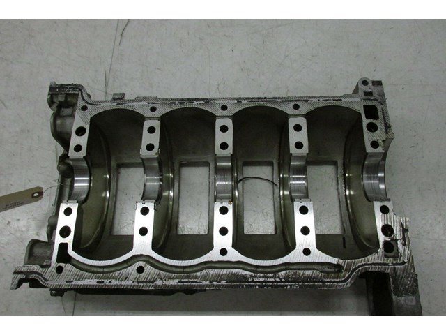 2004-2011 SAAB 9-3 OEM 2.0L TURBO ENGINE UPPER OIL PAN CRANK SHAFT HOUSING 