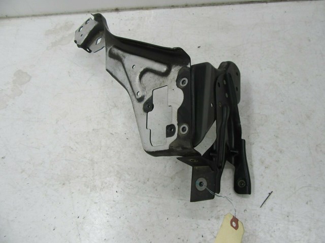 2012-2015 MERCEDES C350 COUPE OEM RIGHT SIDE RADIATOR SUPPORT BRACKET 