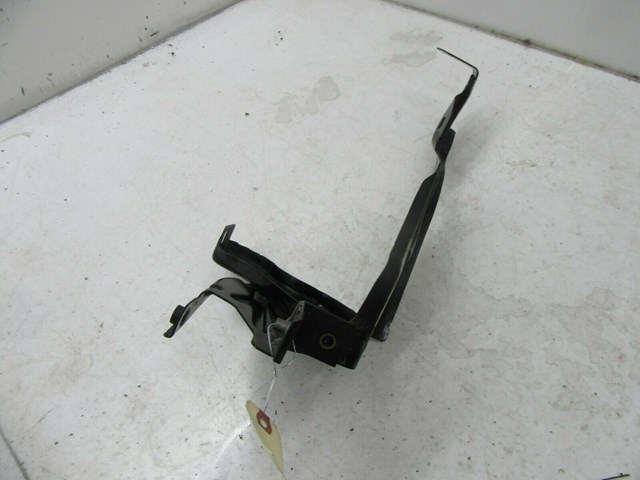 2012-2015 MERCEDES C350 COUPE OEM RIGHT SIDE RADIATOR SUPPORT BRACKET 