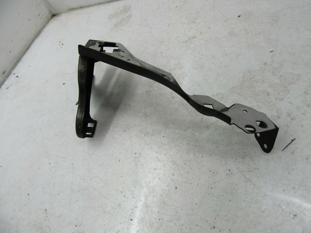 2012-2015 MERCEDES C350 COUPE OEM RIGHT SIDE RADIATOR SUPPORT BRACKET 