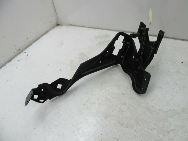 2012-2015 MERCEDES C350 COUPE OEM RIGHT SIDE RADIATOR SUPPORT BRACKET 