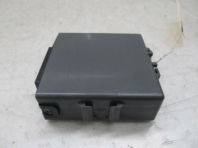   2001-2006 LEXUS LS430 OEM RIGHT FRONT HEADLAMP LIGHT LEVELING CONTROL MODULE 