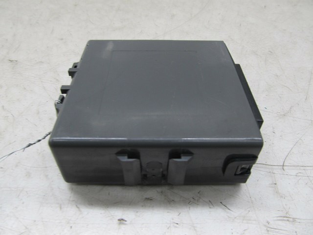   2001-2006 LEXUS LS430 OEM RIGHT FRONT HEADLAMP LIGHT LEVELING CONTROL MODULE 