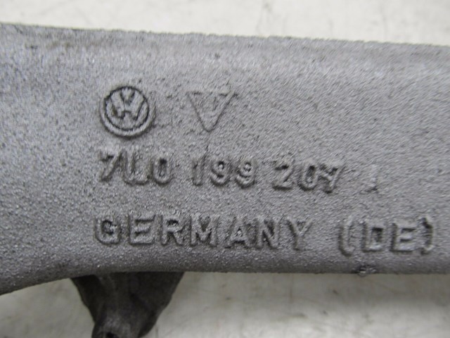 2004-2007 VOLKSWAGEN TOUAREG OEM FRONT ENGINE CROSS MEMBER SUBFRAME SUPPORT 