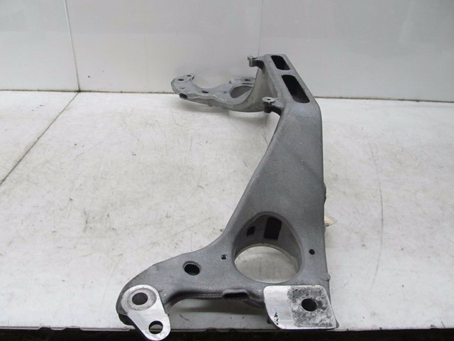 2004-2007 VOLKSWAGEN TOUAREG OEM FRONT ENGINE CROSS MEMBER SUBFRAME SUPPORT 