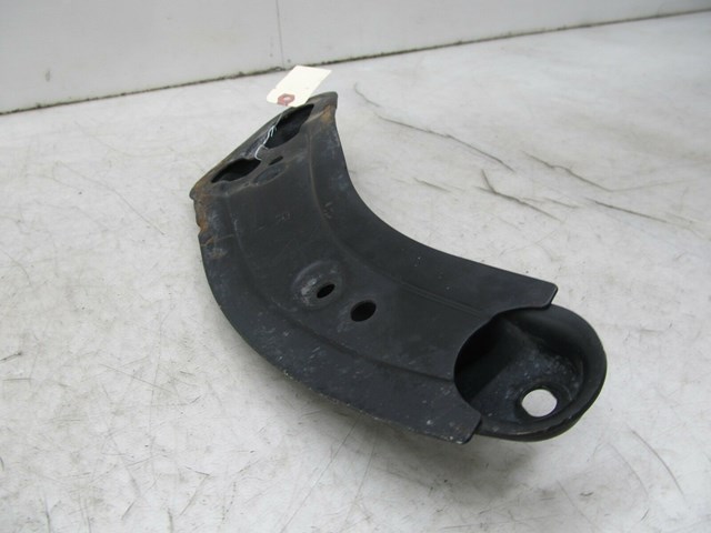2009-2013 INFINITI G37 CONVERTIBLE OEM RIGHT FRONT SUSPENSION SUBFRAME BRACKET 
