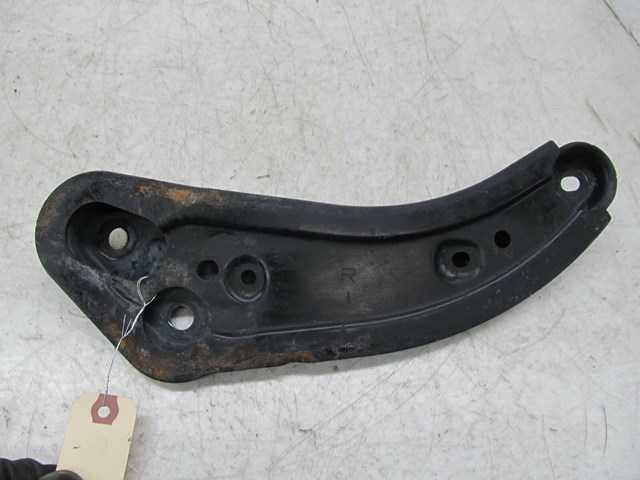2009-2013 INFINITI G37 CONVERTIBLE OEM RIGHT FRONT SUSPENSION SUBFRAME BRACKET 