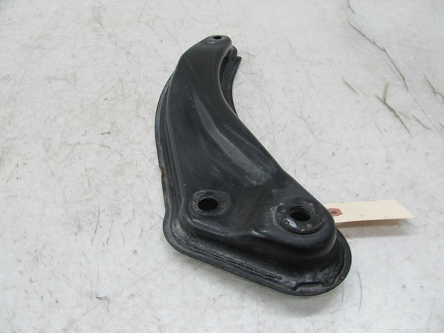 2009-2013 INFINITI G37 CONVERTIBLE OEM RIGHT FRONT SUSPENSION SUBFRAME BRACKET 