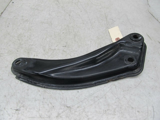 2009-2013 INFINITI G37 CONVERTIBLE OEM RIGHT FRONT SUSPENSION SUBFRAME BRACKET 