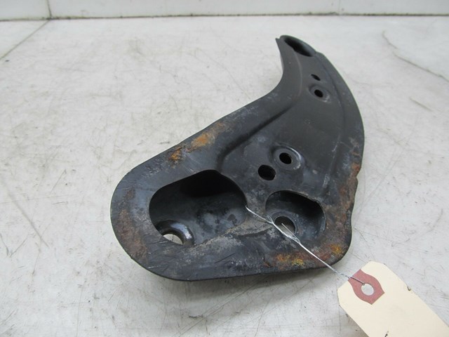2009-2013 INFINITI G37 CONVERTIBLE OEM RIGHT FRONT SUSPENSION SUBFRAME BRACKET 