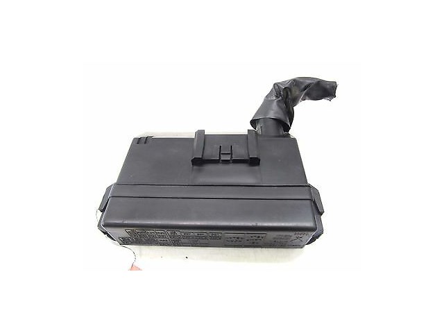 2004-2005 NISSAN 350Z ROADSTER OEM RIGHT FRONT UNDER HOOD FUSE RELAY BOX MODULE