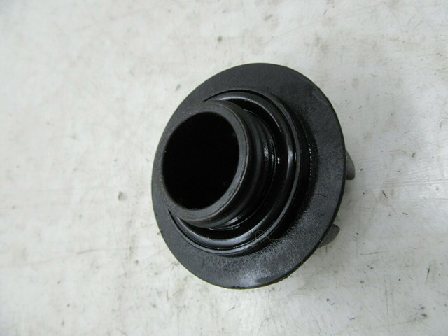 2015-2019 NISSAN MURANO OEM OIL CAP