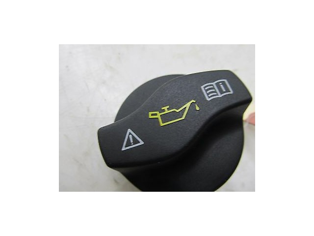 2012-2014 MERCEDES C250 W204 OEM OIL FILLER CAP A0000101585