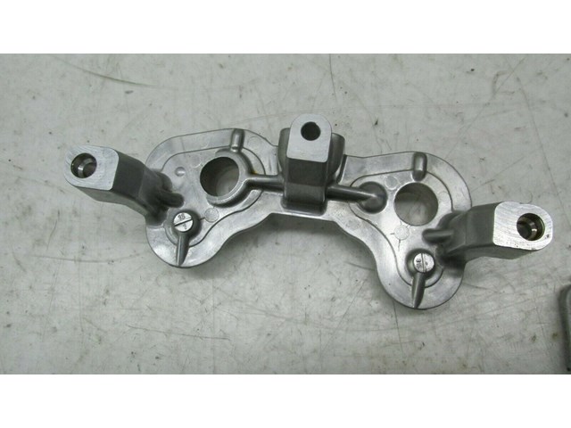 2015-2019 NISSAN MURANO OEM RIGHT SIDE CAMSHAFT BEARING CAPS 