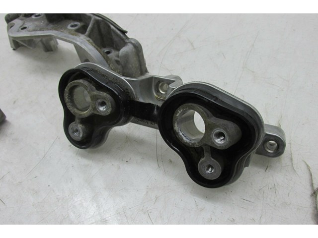 2009-2012 INFINITI FX35 OEM LEFT SIDE CAMSHAFT BEARING CAP SET 