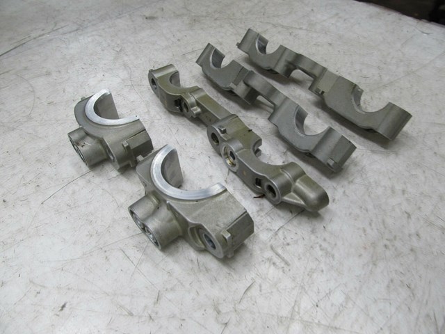  2004-2007 LEXUS RX350 OEM REAR ENGINE CAMSHAFT BEARING CAPS 