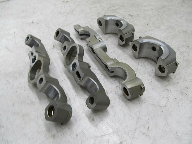  2004-2007 LEXUS RX350 OEM REAR ENGINE CAMSHAFT BEARING CAPS 