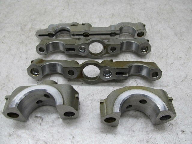  2004-2007 LEXUS RX350 OEM FRONT ENGINE CAMSHAFT BEARING CAPS 