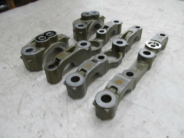  2004-2007 LEXUS RX350 OEM FRONT ENGINE CAMSHAFT BEARING CAPS 
