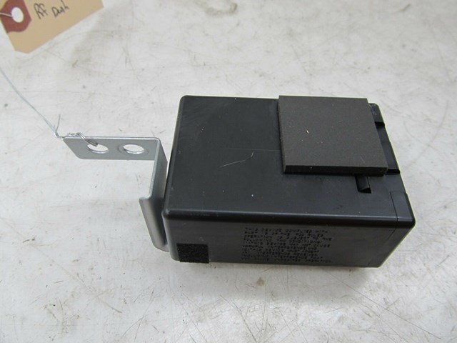 2009-2013 INFINITI G37 CONVERTIBLE OEM RIGHT FRONT DOOR LOCK CONTROL MODULE 