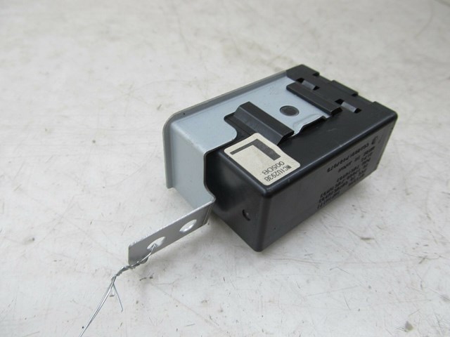 2009-2013 INFINITI G37 CONVERTIBLE OEM RIGHT FRONT DOOR LOCK CONTROL MODULE 