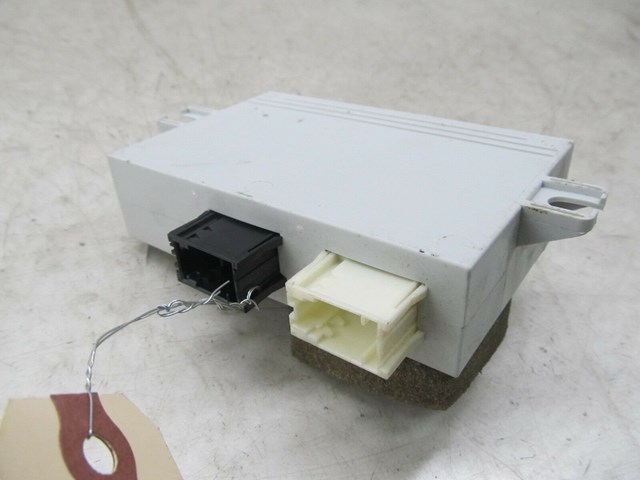 2002-2006 BMW M3 E46 COUPE OEM RIGHT REAR TRUNK PARKING DISTANCE CONTROL MODULE