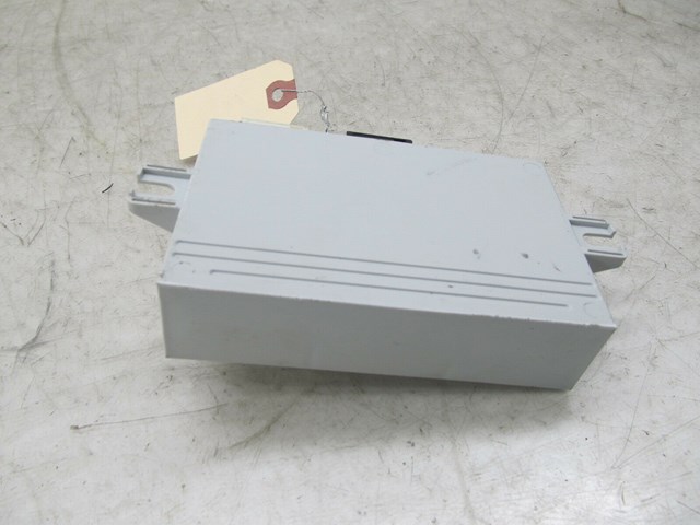 2002-2006 BMW M3 E46 COUPE OEM RIGHT REAR TRUNK PARKING DISTANCE CONTROL MODULE