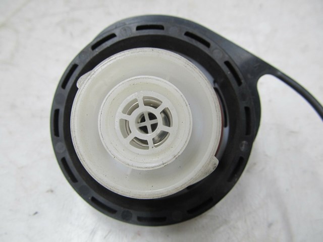 2003-2007 CHEVY SILVERADO OEM LEFT REAR FUEL GAS CAP 