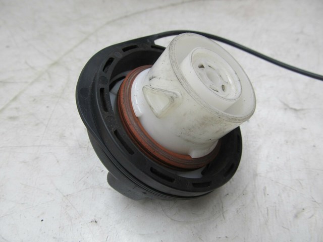 2003-2007 CHEVY SILVERADO OEM LEFT REAR FUEL GAS CAP 