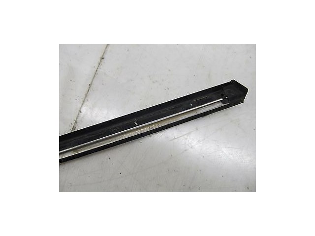 2004-2005 MERCEDES BENZ CLK500 W209 OEM REAR RIGHT EXTERIOR WINDOW TRIM 