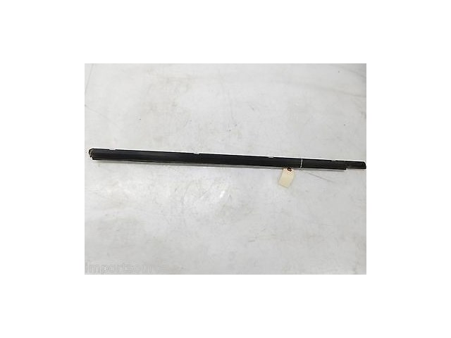 2003-2006 MERCEDES E500 W211 OEM LEFT FRONT DRIVER EXTERIOR WINDOW SEAL TRIM