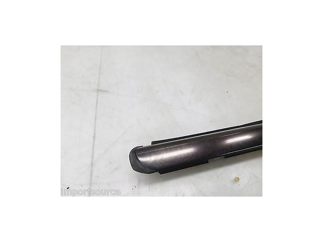 2003-2006 MERCEDES E500 W211 OEM LEFT FRONT DRIVER EXTERIOR WINDOW SEAL TRIM