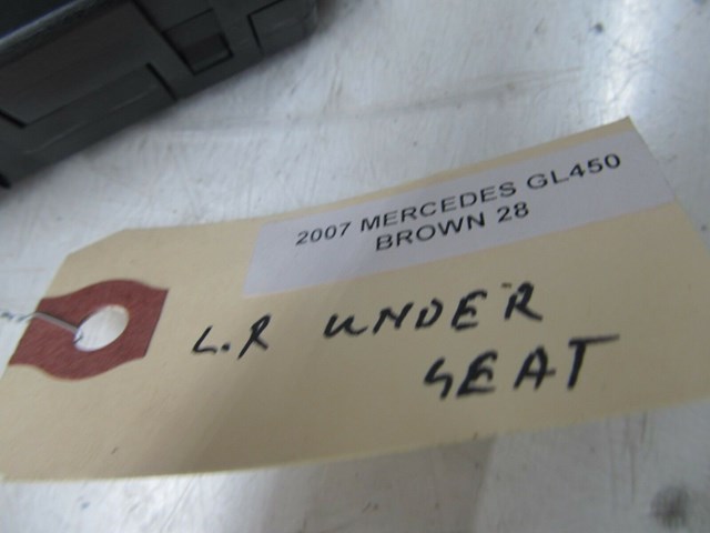 2007-2012 MERCEDES GL450 X164 OEM LEFT REAR UNDER SEAT 3RD ROW CONTROL MODULE 