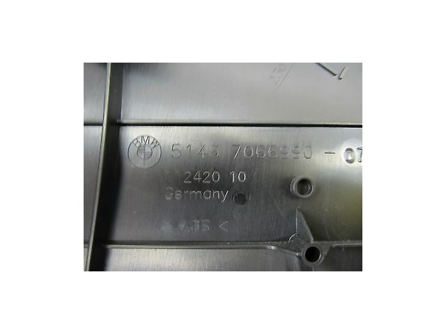 2006-2008 BMW 330i 335i 328i E90 OEM RIGHT FRONT LOWER SIDE KICK PANEL TRIM 