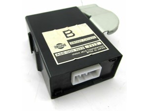 2003-2004 INFINITI M45 OEM STEERING RELAY MODULE UNIT