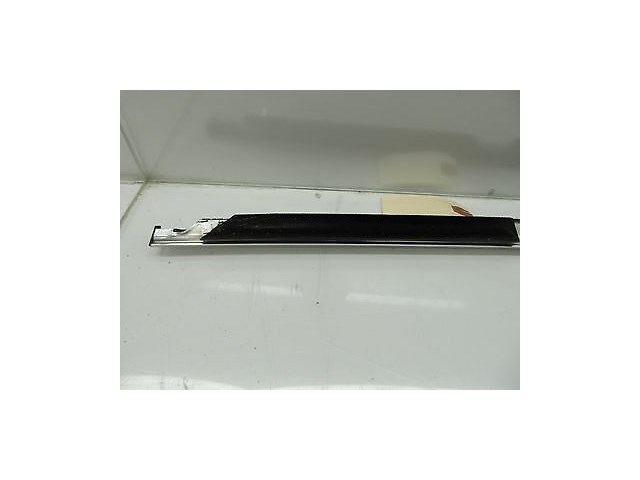 2004-2007 JAGUAR XJR X350 OEM RIGHT REAR DOOR WINDOW GLASS TRIM MOLDING STRIP 