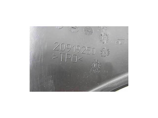 2013-2016 CADILLAC SRX OEM LEFT FRONT DRIVER SIDE LOWER KICK PANEL TRIM