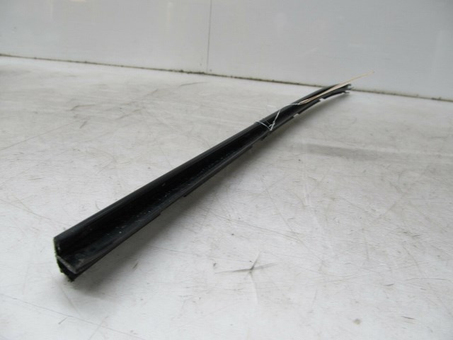 2001-2006 LEXUS LS430 OEM RIGHT FRONT GLASS WINDOW OUTER TRIM 