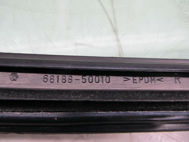 2001-2006 LEXUS LS430 OEM RIGHT REAR QUARTER PANEL WINDOW GLASS