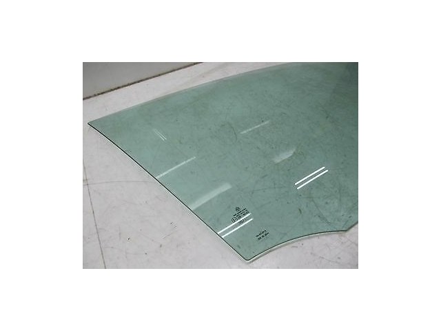 2008-2013 VOLKSWAGEN GTI MK6 OEM RIGHT FRONT PASSENGER DOOR WINDOW GLASS